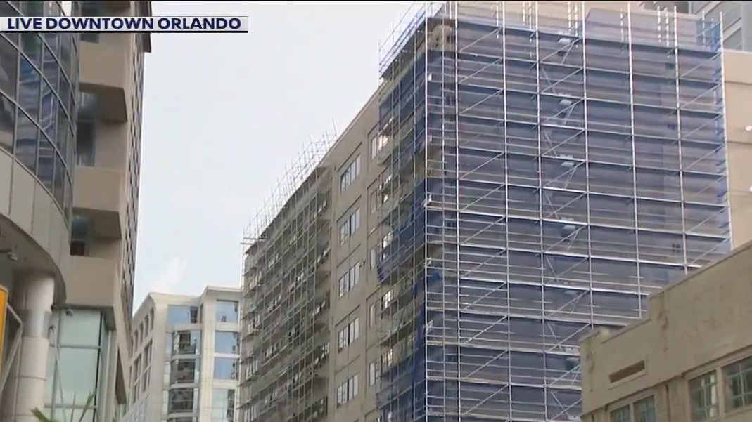 Busy downtown Orlando road closed